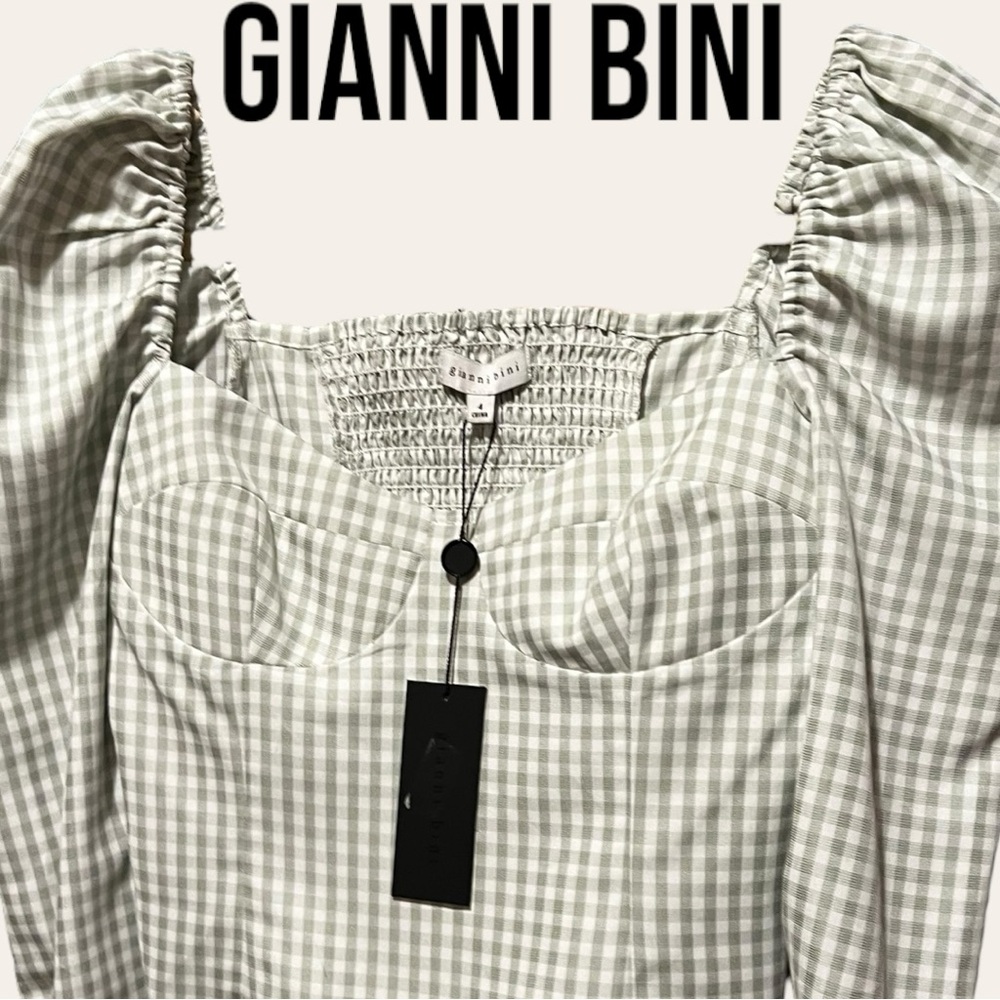 NWT Gianni Bini Gingham blouse for Dillard’s, size 4, 100% Polyester, Imported